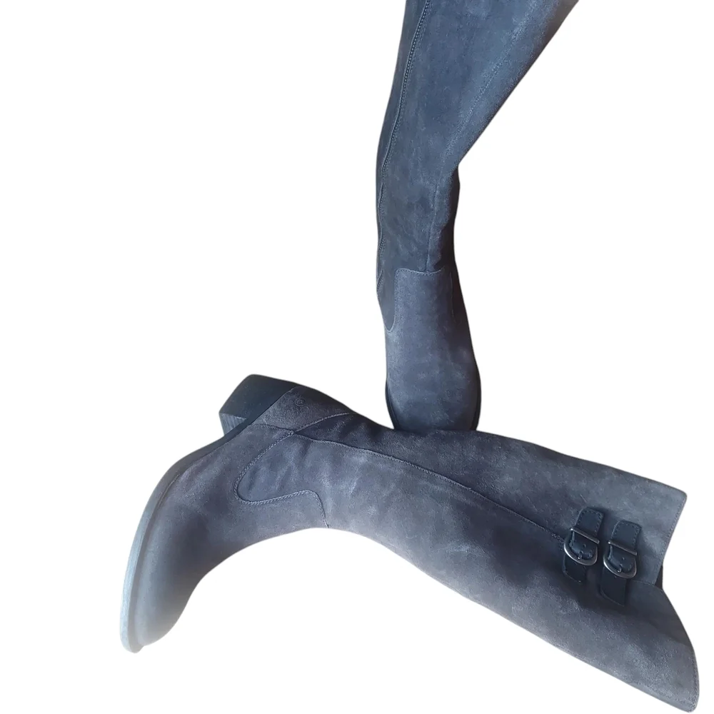 9.5 BORN Women's Black Knee-High Boots - Picture 7 of 11